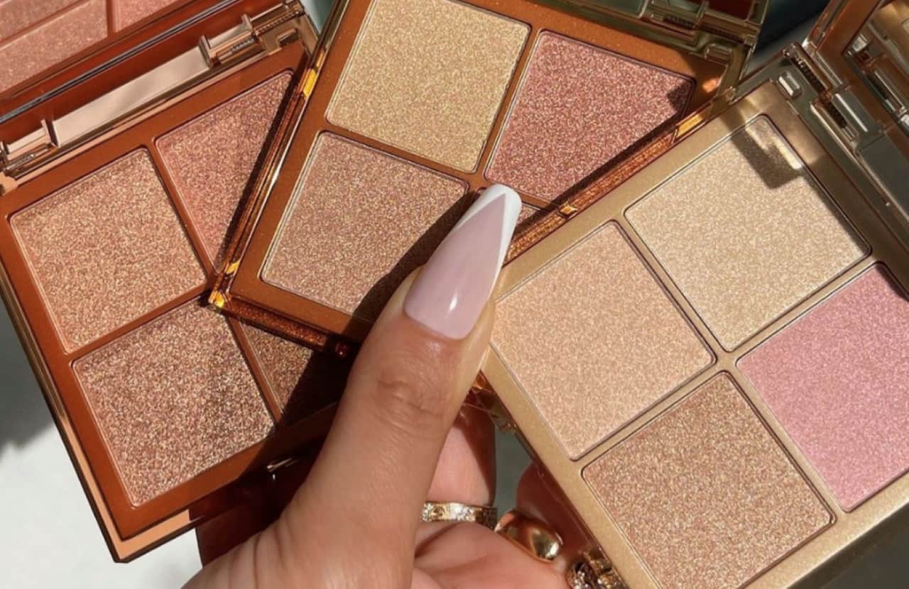 Huda Beauty unveils Glow Obsessions highlighter palette - TheIndustry.beauty